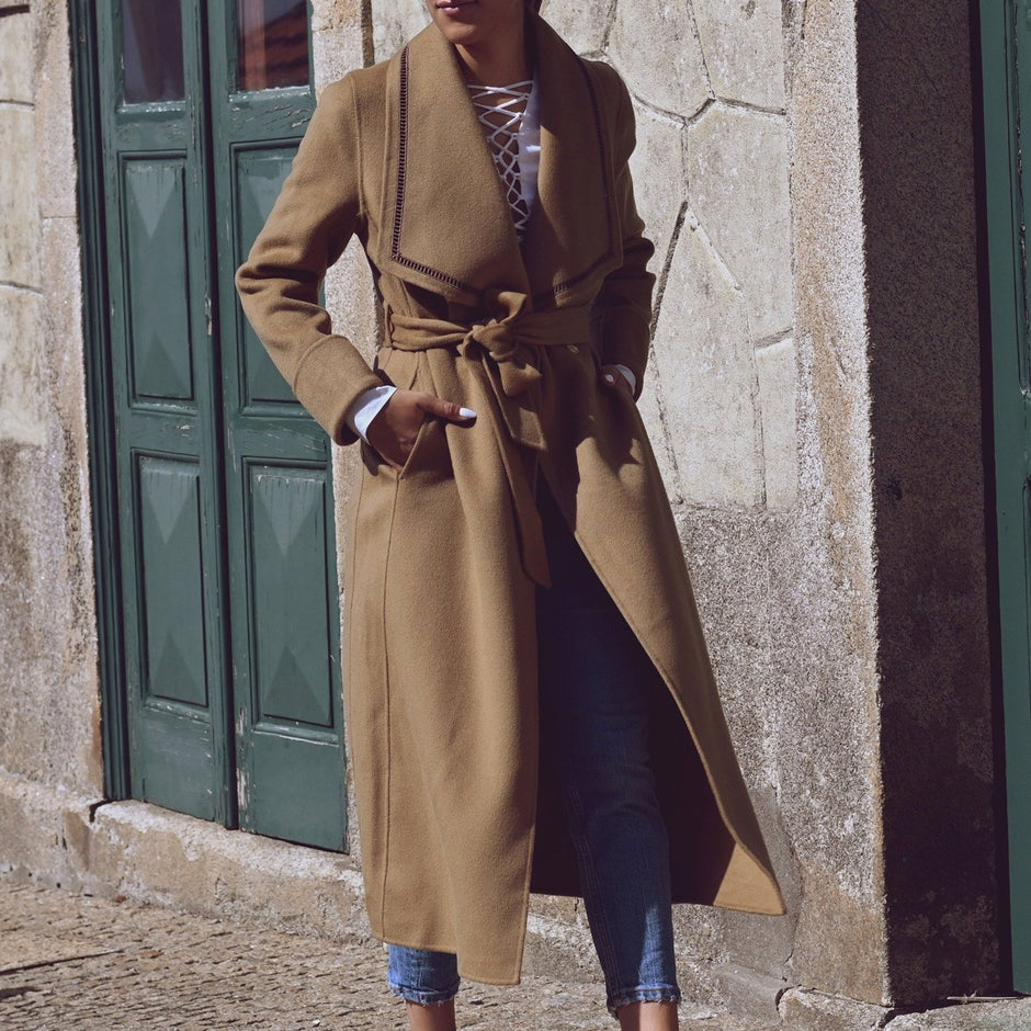 Manteau 100% laine avec détail