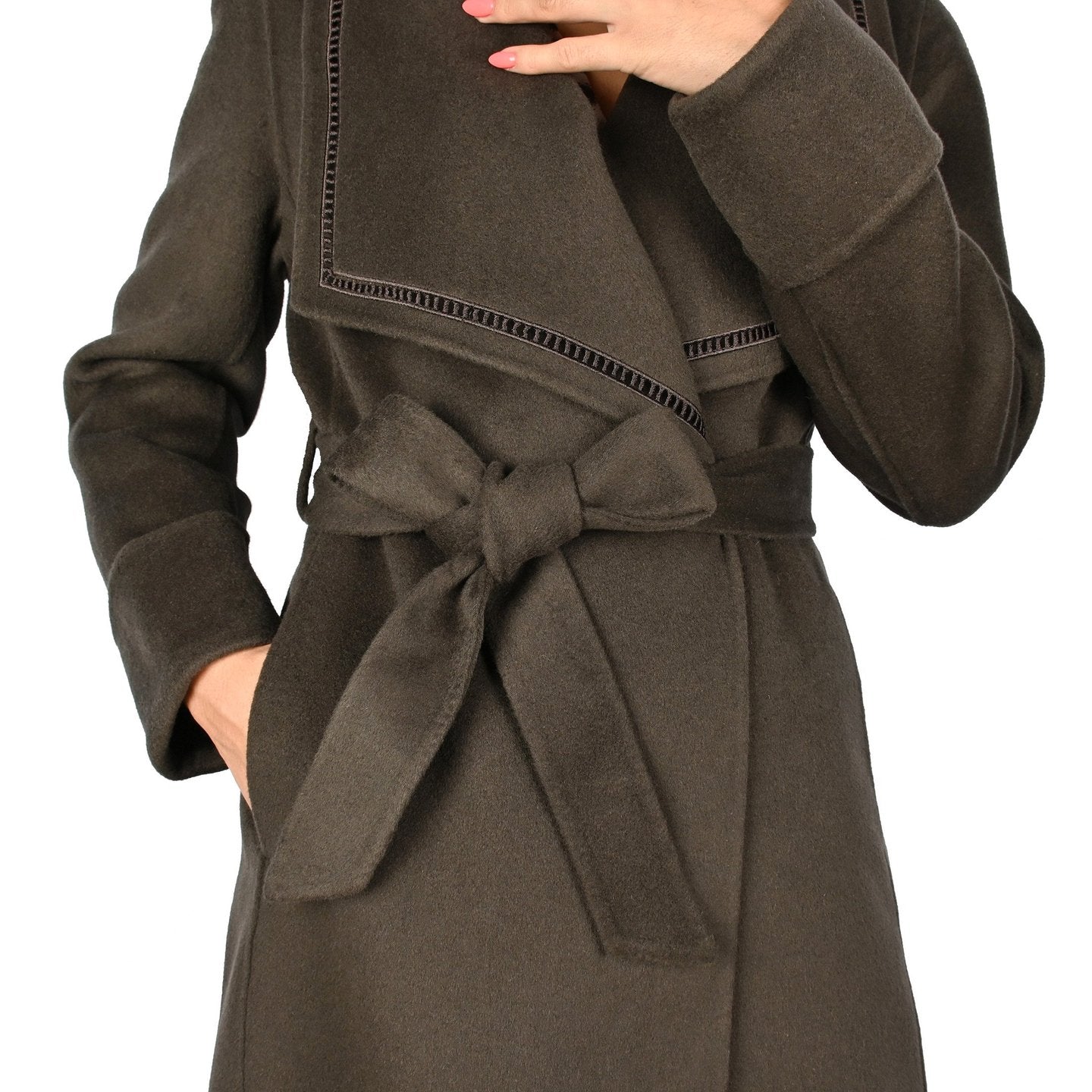 Manteau 100% laine avec détail