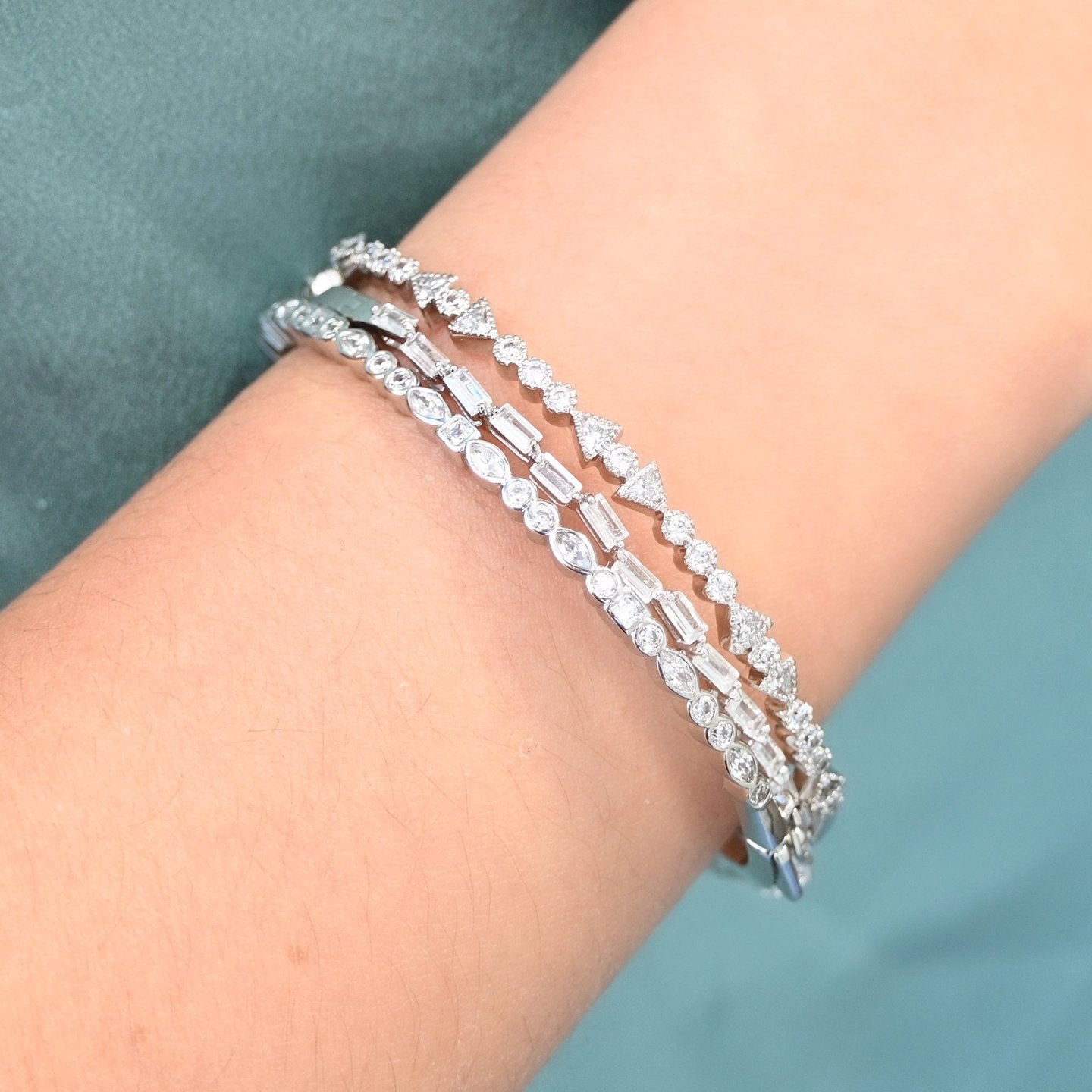 Bracelet rigide Luna avec zircones