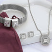 Ensemble Collier, Boucle d'oreilles et Bracelet carré brillants