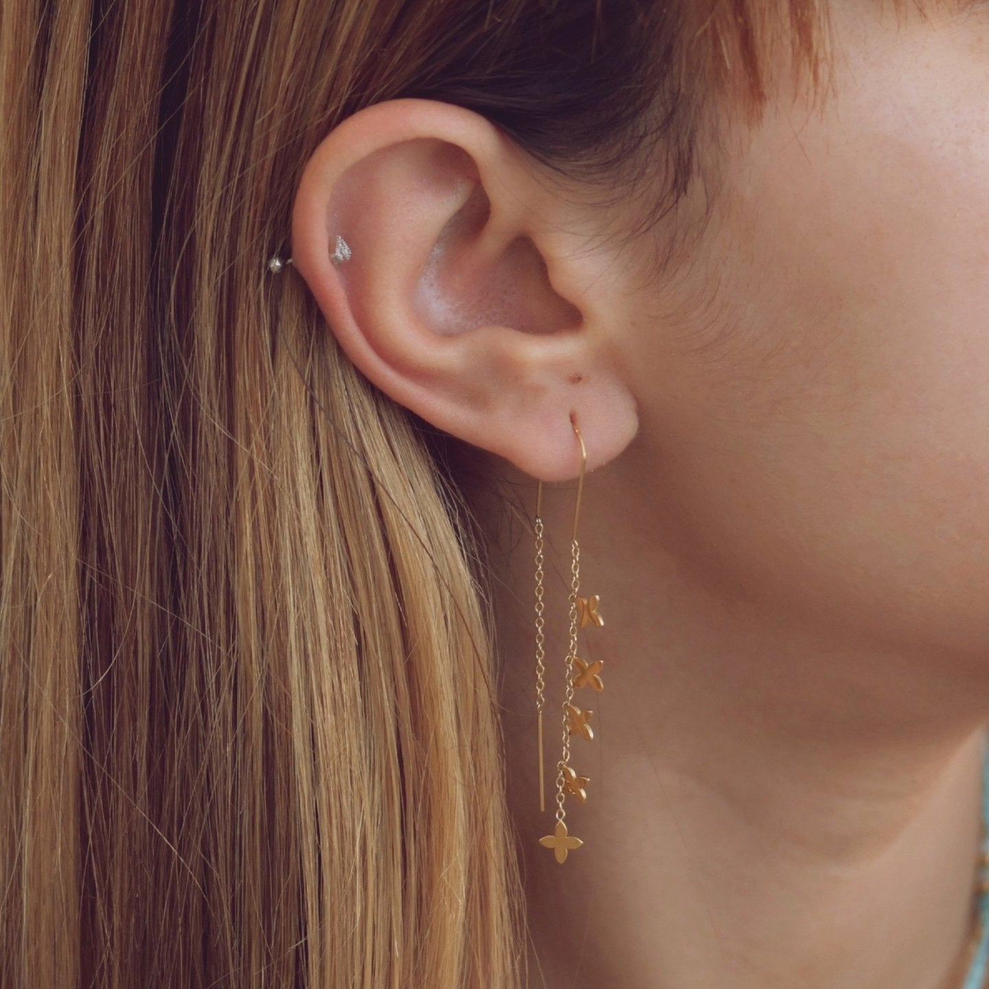 Boucles d'oreilles Alba en acier long trèfles