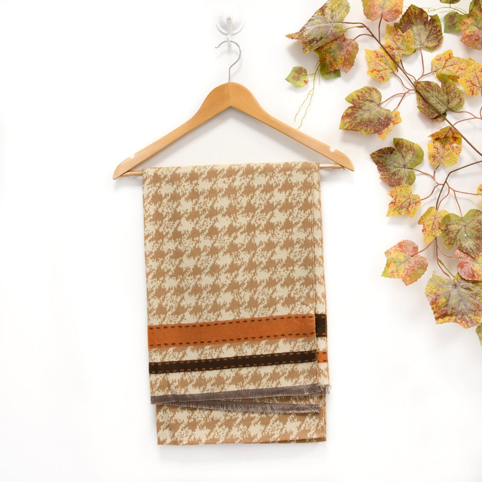 Foulard avec motif pied de poule
