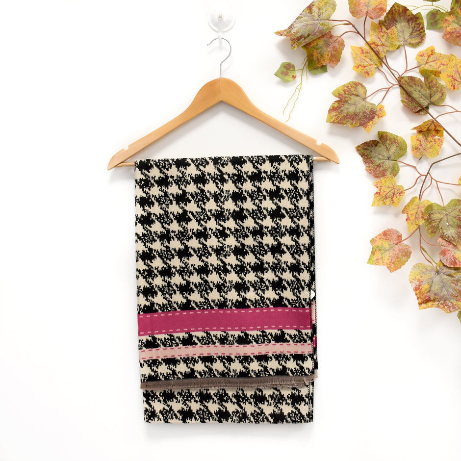 Foulard avec motif pied de poule