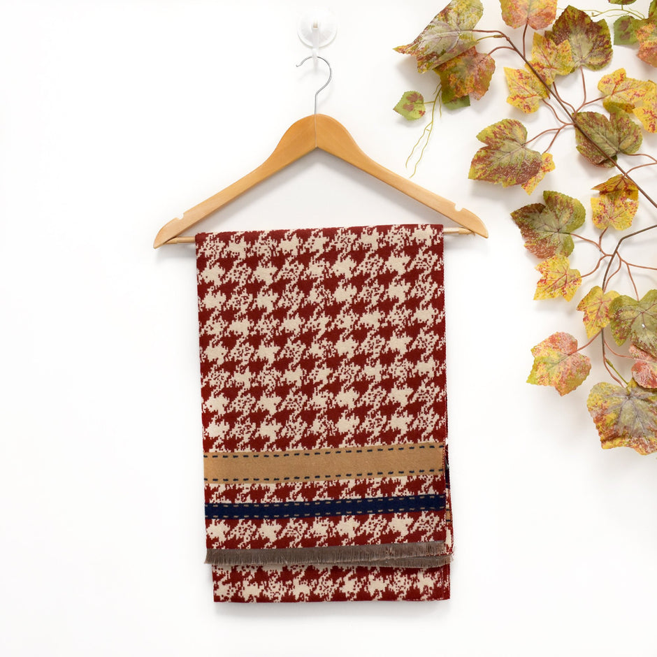Foulard avec motif pied de poule