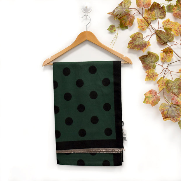 Foulard avec motifs à pois