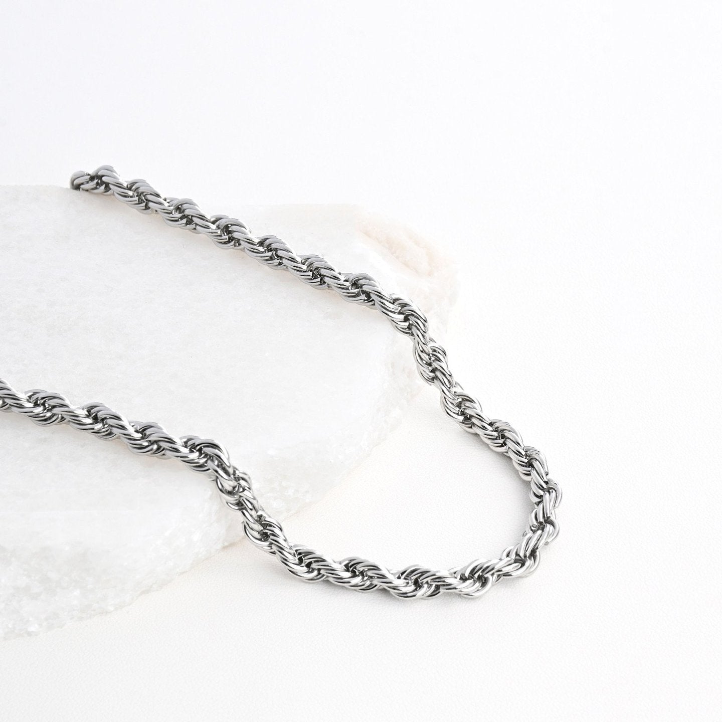 Collier acier tricoté tressé mince