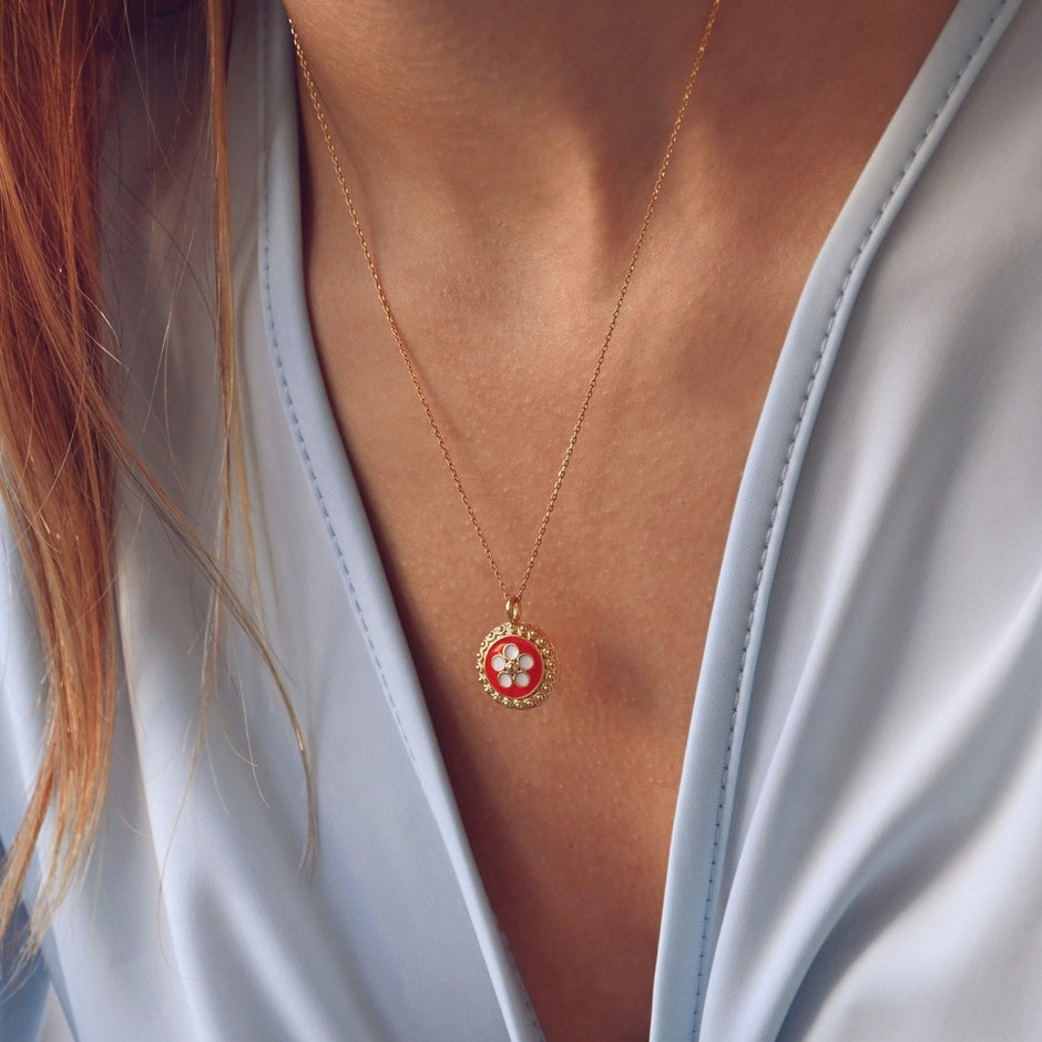 Collier plaqué or fleur traditionnel