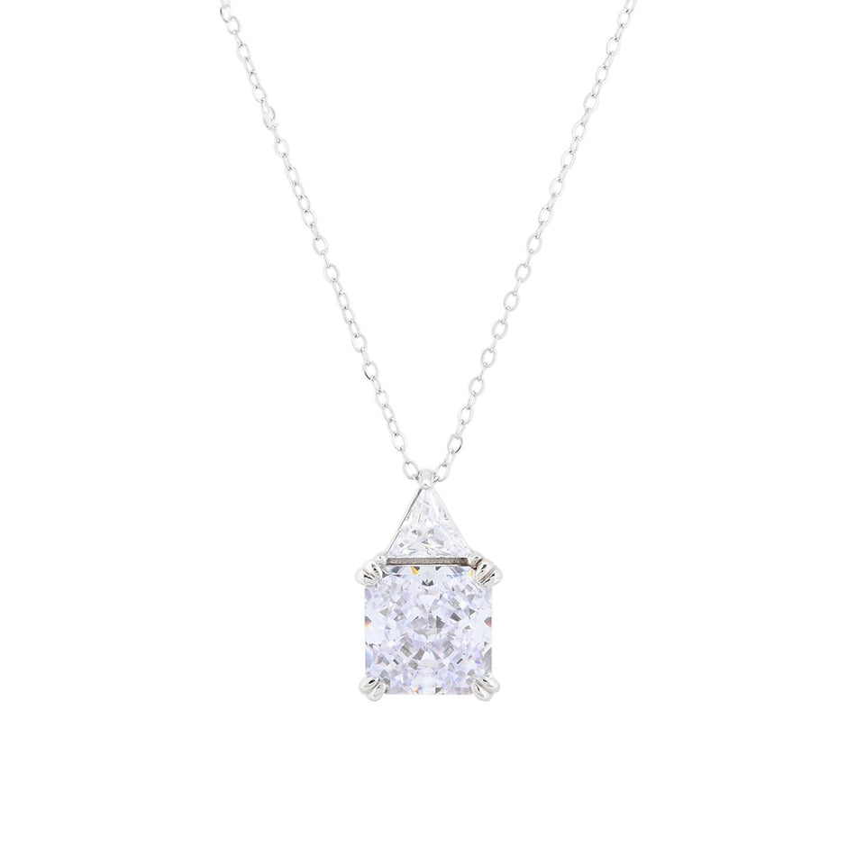 Collier avec pierre carrée