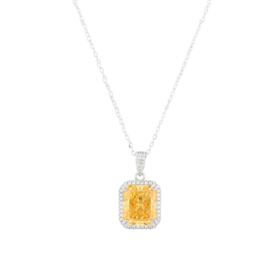 Collier avec pierre rectangulaire