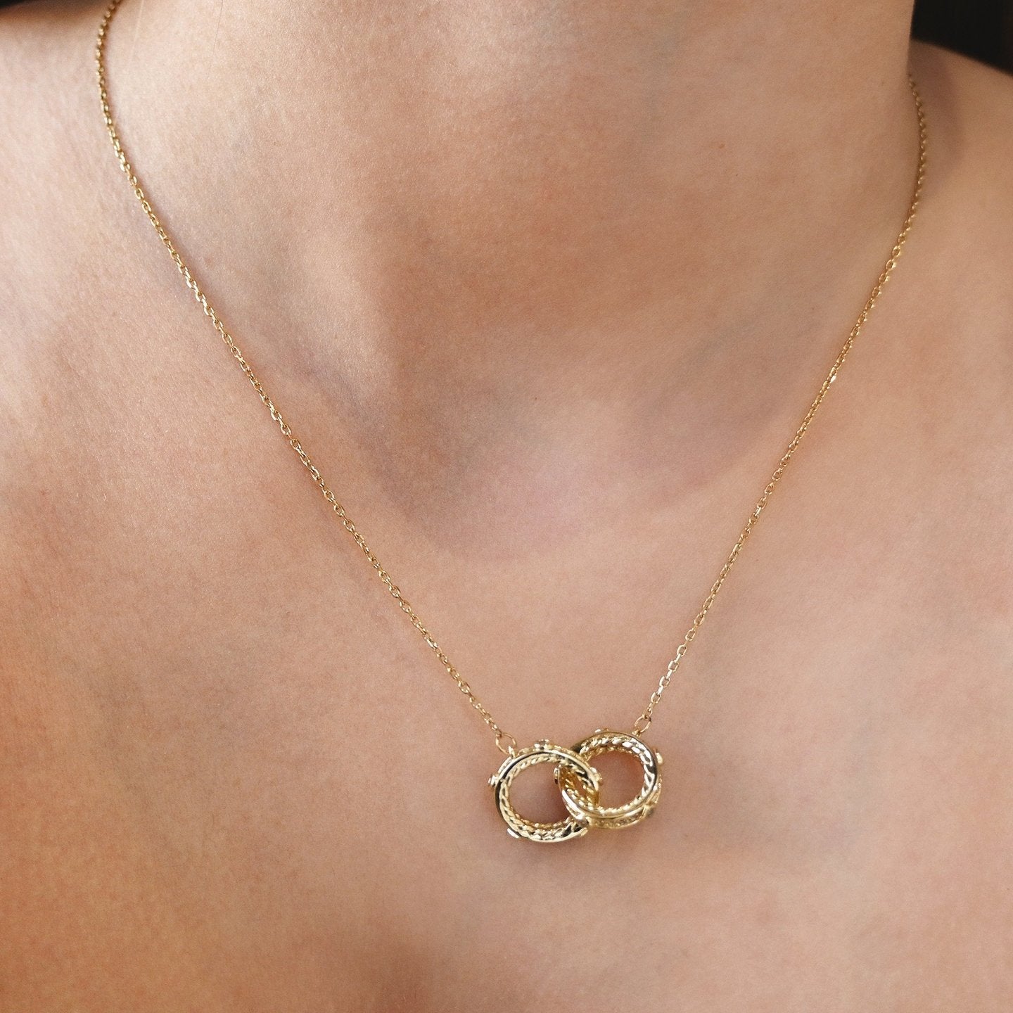 Collier semi précieuse cercles