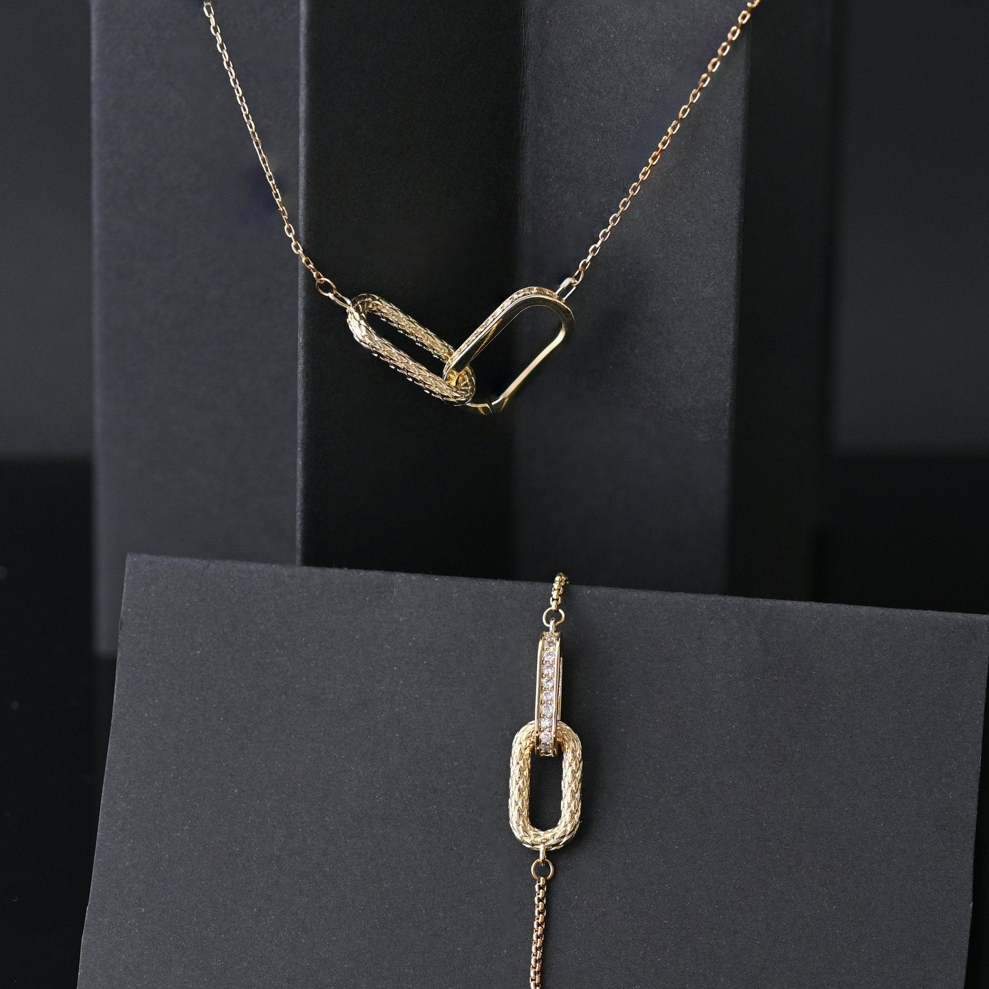 Collier semi précieuse liens entrelacé