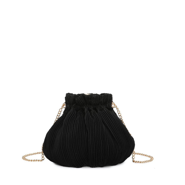 Pochette femme en tissu brillant
