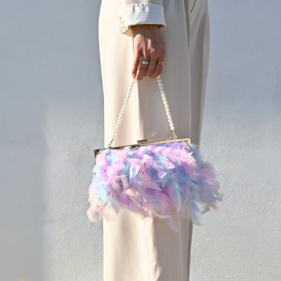 Pochette femme avec plumes