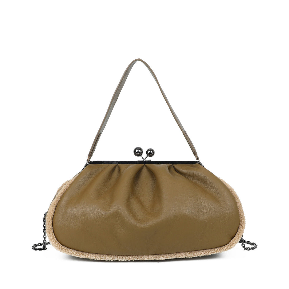 Sac à épaule avec fourrure