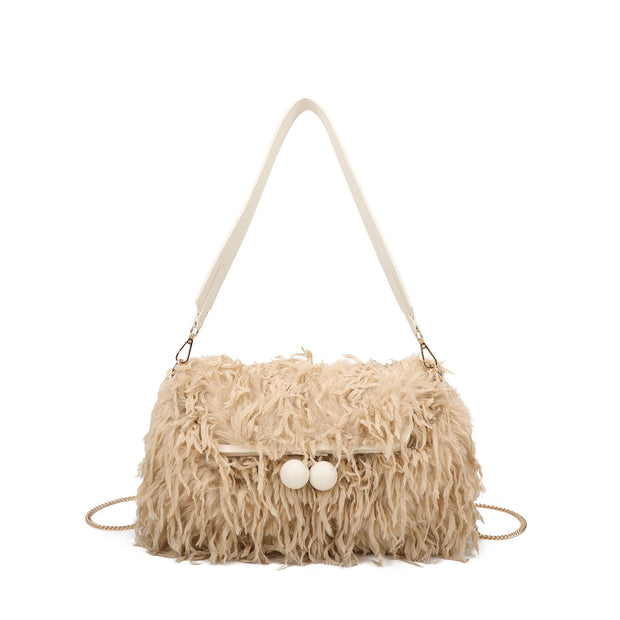 Sac à main avec poils et plumes