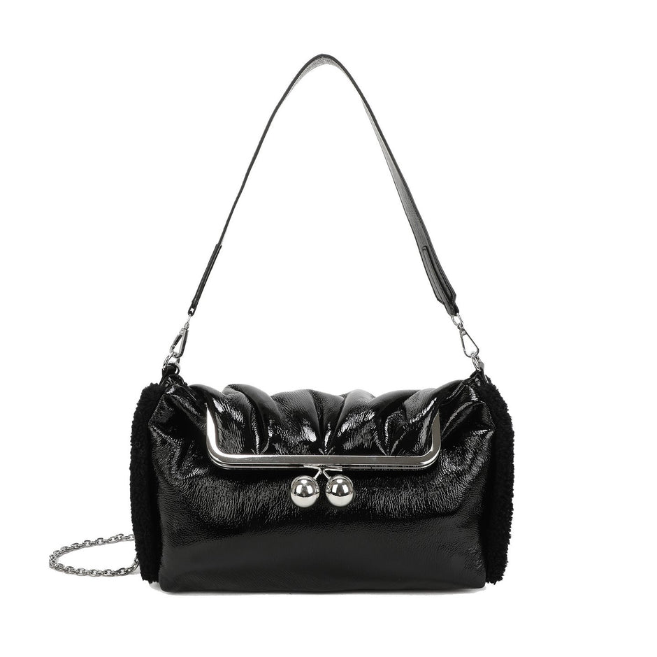 Sac à main avec tissu brillant