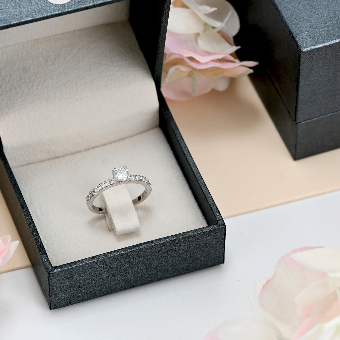 Solititaire June avec moissanite R6021