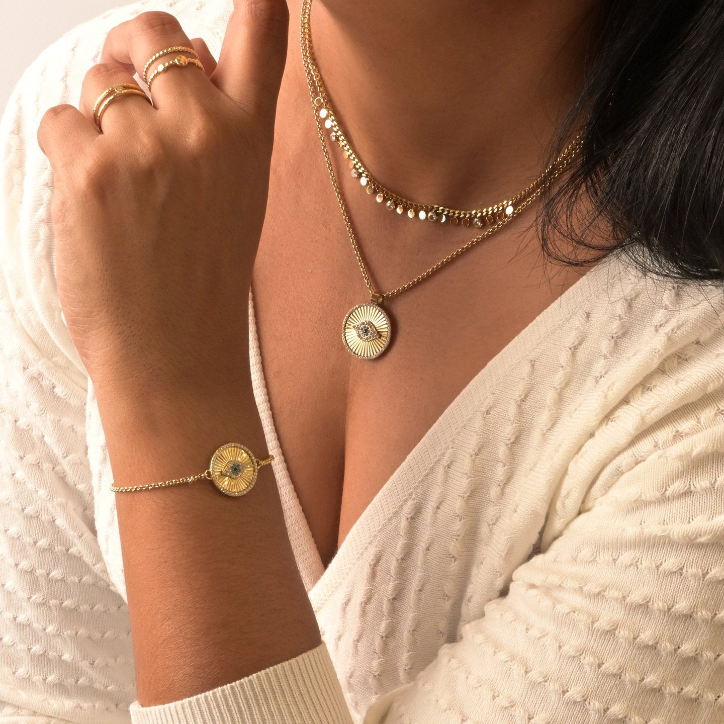 Collier en acier oiel et texture