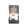 Montre analogique argent fond blanc