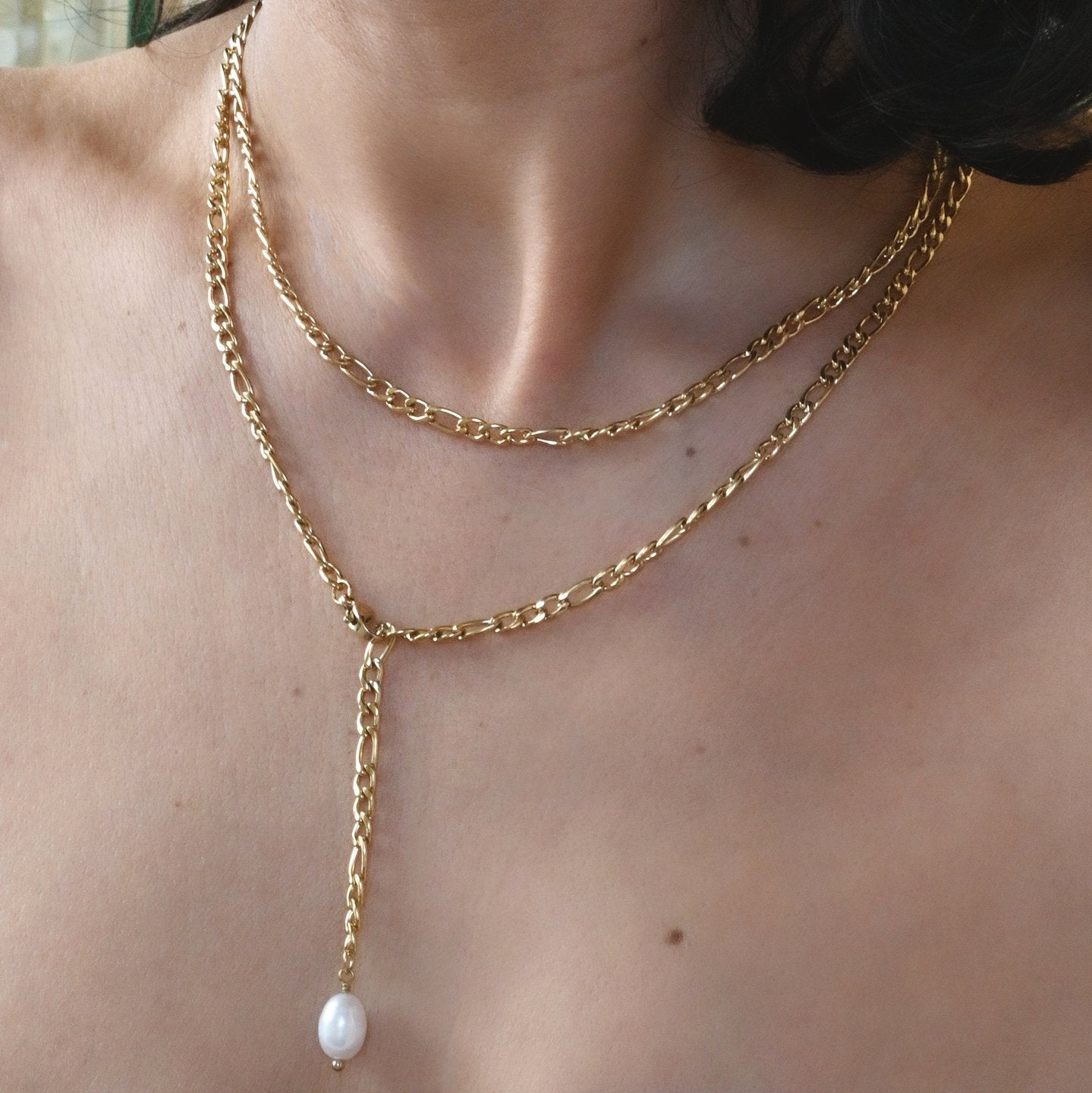 Collier long acier tricoté de base perle