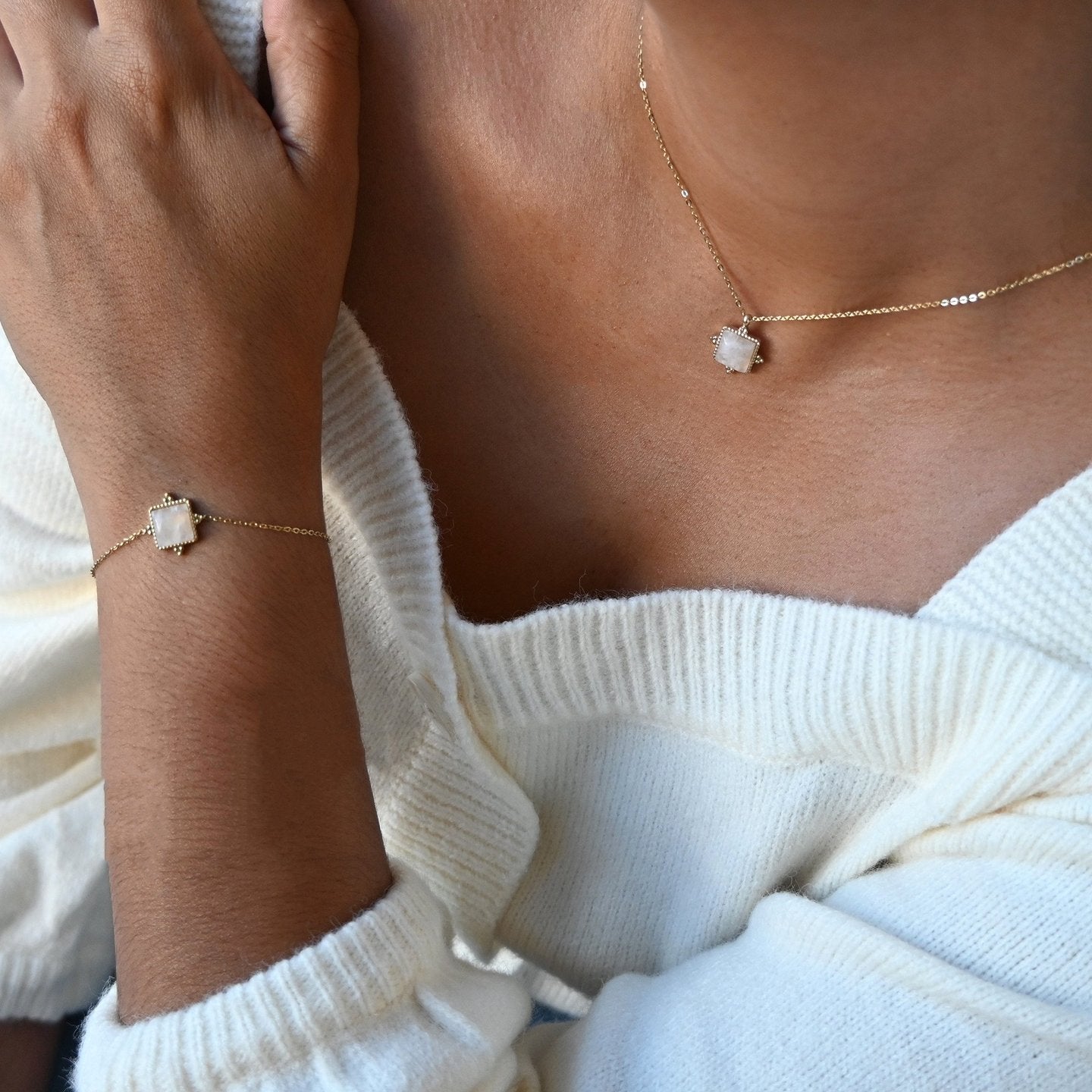 Collier en acier irrégulier pierre